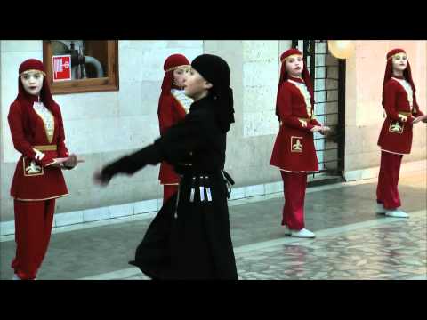 Youtube: Ubyh dance (Circassian) - Убыхский танец.m2ts