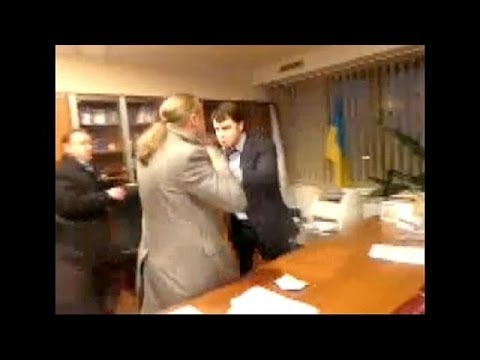 Youtube: Violent video: Ukraine TV boss beaten up, forced to resign by far-right Svoboda MPs