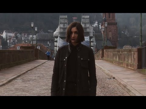 Youtube: Lebanon Hanover - Alien (Official Music Video)