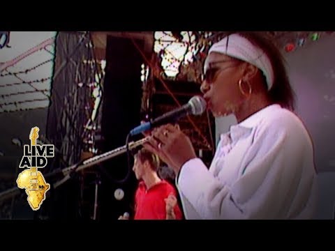 Youtube: The Style Council - Walls Come Tumbling Down! (Live Aid 1985)