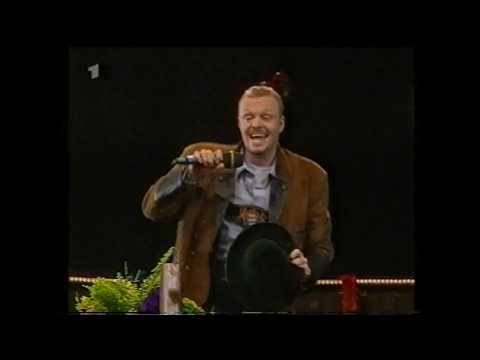 Youtube: Stefan Raab - Der Karl, der Karl, der Moik Moik Moik (Musikantenstadl 2000)