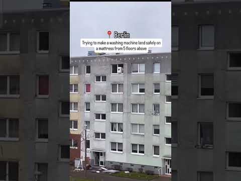 Youtube: Umzug in Berlin😂 Trying to make a washing machine land safely on a mattress from 5 floors above