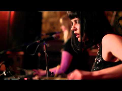 Youtube: Princess Chelsea - Monkey Eats Bananas - Live at Borderline Festival