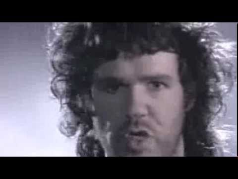 Youtube: Gary Moore - Over The Hills And Far Away (1987)