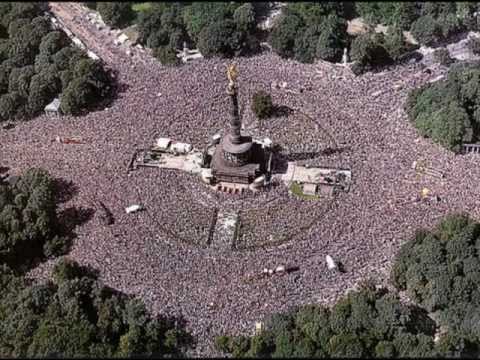Youtube: Paul Van Dyk Live At Love Parade 1999, 20 minutes set - Abschlusskundgebung