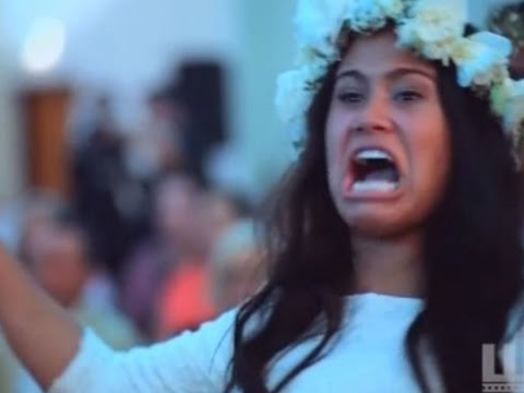 Youtube: Viraler Hit: Wie ein Haka-Tanz die Braut zu Tränen rührt