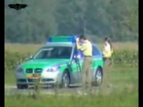 Youtube: Turborider wird mit 300 kmh von der Polizei ' geblitzt '