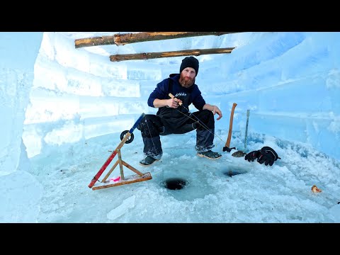 Youtube: BUILDING a SURVIVAL ICE IGLOO | Ice HOTEL!