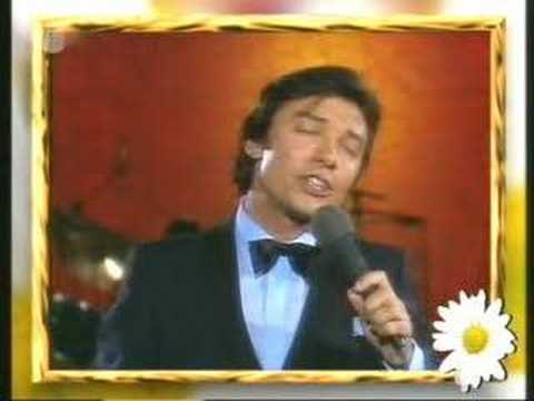 Youtube: Karel Gott - Babicka 1981 live