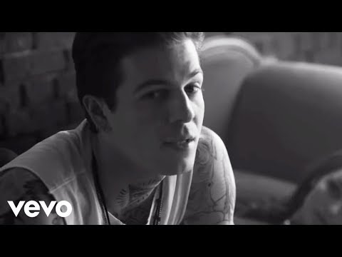 Youtube: The Neighbourhood - Sweater Weather (Official Video)
