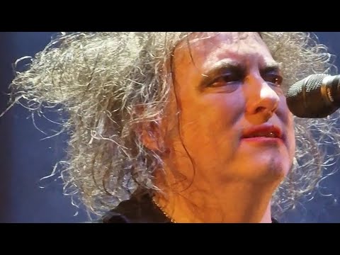Youtube: THE CURE - I Can Never Say Goodbye - VERY EMOTIONAL performance in Croatia, Arena Zagreb  first row