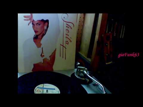 Youtube: SHEILA E - hold me - 1987