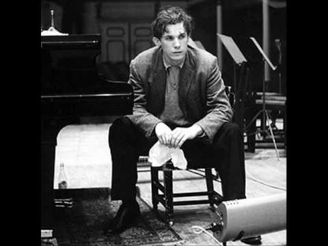 Youtube: Glenn Gould - Beethoven Appassionata Scandal (1/2)