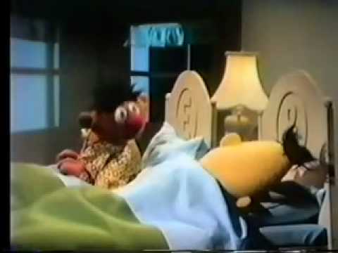 Youtube: Sesamstrasse - Ernie läßt Bert nicht einschlafen
