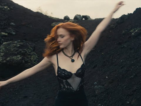 Youtube: Elín Hall - Heaven To A Heathen (Official Video)