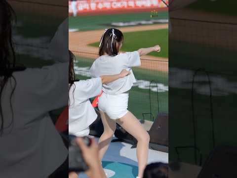 Youtube: 김정원 치어리더 전완근 자극 아웃카운트송