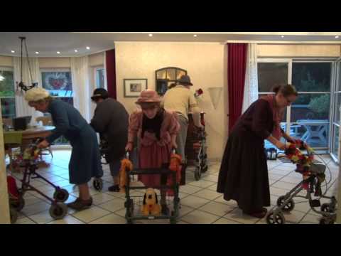 Youtube: Rollatortanz Probe   The Rollig Old Bones