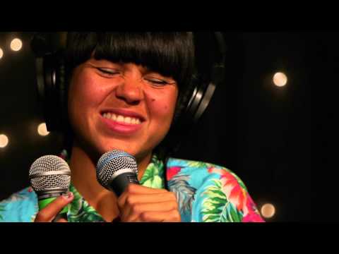 Youtube: Bomba Estéreo - El Alma y el Cuerpo (Live on KEXP)