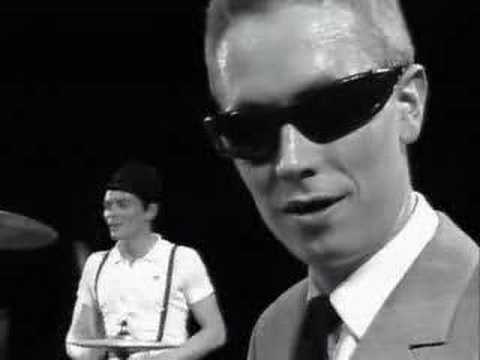 Youtube: The Specials - Gangsters