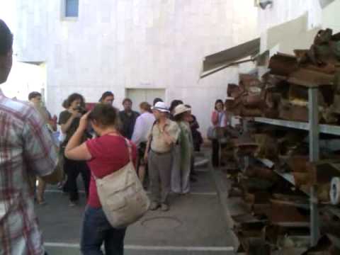 Youtube: Kassam-Galerie - Zeugen des Terrors durch die Hamas, hier im polizeirevier Sderot/Israel