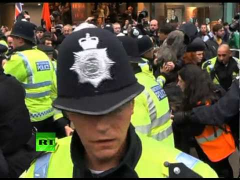 Youtube: 'No Cuts!' Video of UK police clashing with anti-austerity protesters