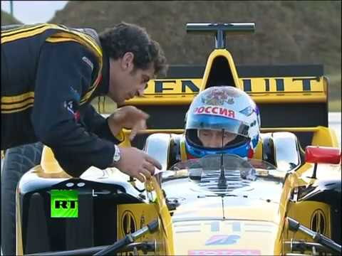 Youtube: Putin puts foot down in Formula One car, speeds up to 240 km/h
