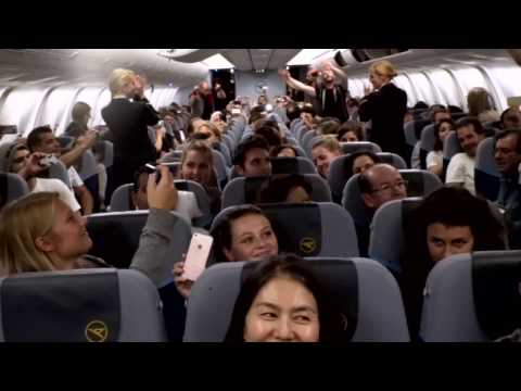 Youtube: voXXclub Flashmob an Bord von Condor | Condor