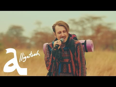 Youtube: Alligatoah - Beinebrechen (Live in Kenia)