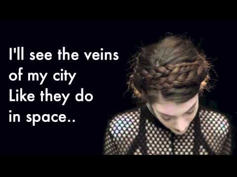 Youtube: Tennis Court - Lorde (Lyric Video / Music Video)