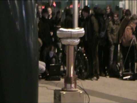 Youtube: Singing Tesla Coil on the 26C3