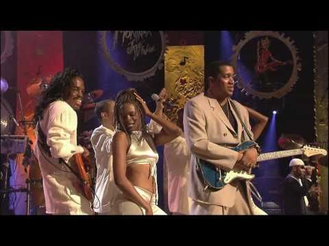 Youtube: Earth, Wind & Fire - Revolution Live HD