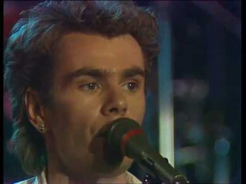 Youtube: Nik Kershaw - Wouldn't it be good 1985