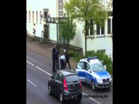 Youtube: Westerburg: Polizisten treten und schlagen einen Mann