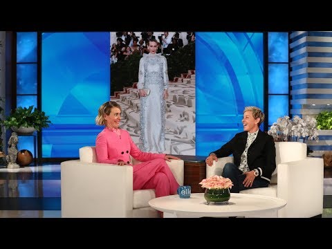 Youtube: Sarah Paulson Is Pretty Sure She's Friends with Rihanna