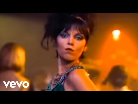 Youtube: Pat Benatar - Love Is A Battlefield (Official Music Video)