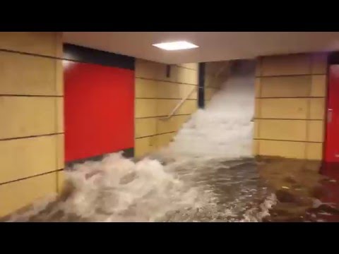 Youtube: U Bahnhof unter Wasser Berlin