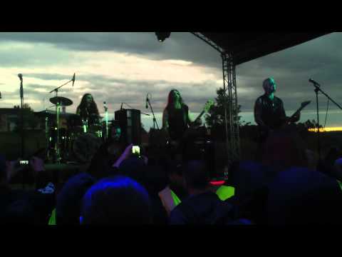 Youtube: Horna - Sanojesi Äärelle + Juuret + Rautamyrsky (Live @ Darkness Rising Festival 2013)