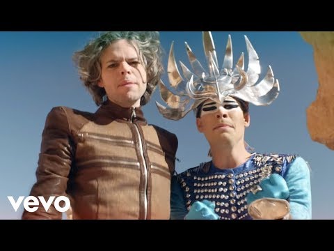 Youtube: Empire Of The Sun - Alive (Official Video)