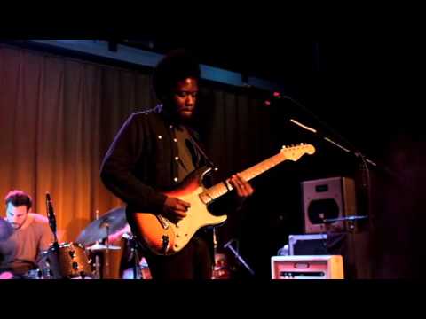 Youtube: Michael Kiwanuka - Cold Little Heart (from the new album 'Love & Hate' ) - People's Place Amsterdam