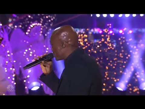 Youtube: Seal - It's the most wonderful time of the year (Rockefeller Center Christmas 2017)