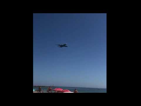 Youtube: Gigante Avião A380 da Hi Fly Sobrevoa Praias Do Algarve