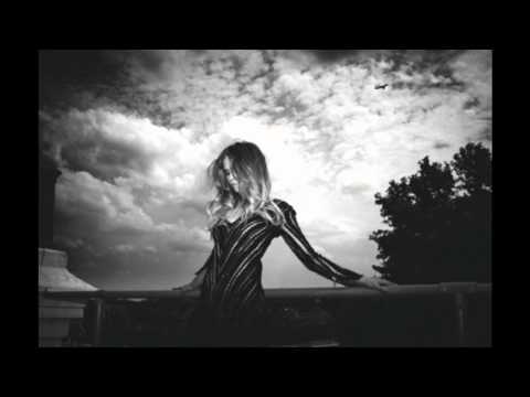 Youtube: Kyla La Grange - Lambs