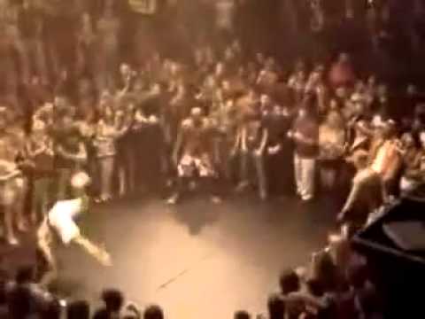 Youtube: capoeira v.s. muay thai