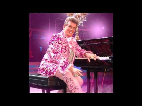 Youtube: Daryl Wagner as Liberace