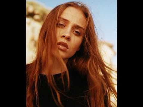 Youtube: Fiona Apple_ Sullen Girl (Live at the Troubadour - 1996).mpg