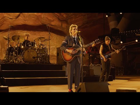 Youtube: Returning to Myself (Live at Red Rocks Amphitheatre)