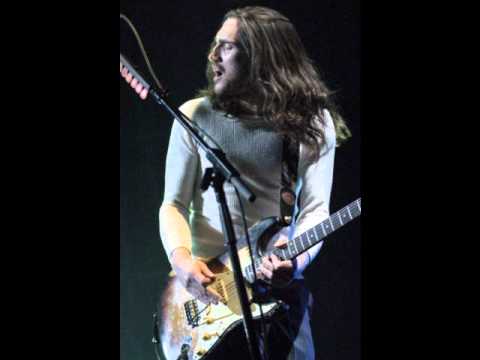 Youtube: John Frusciante Singing Venice Queen