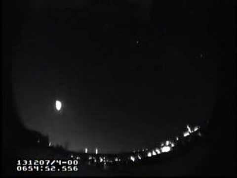 Youtube: Geminid Meteor Fireball, Dec, 12. 2007