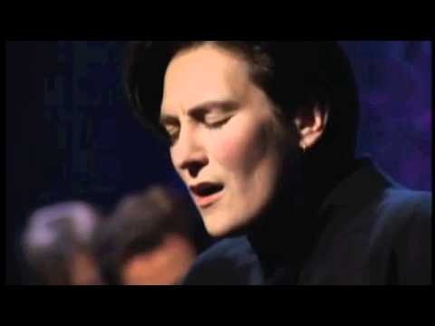 Youtube: KD Lang - Crying @ MTV Unplugged