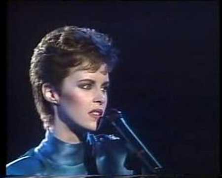Youtube: Sheena Easton - For Your Eyes Only